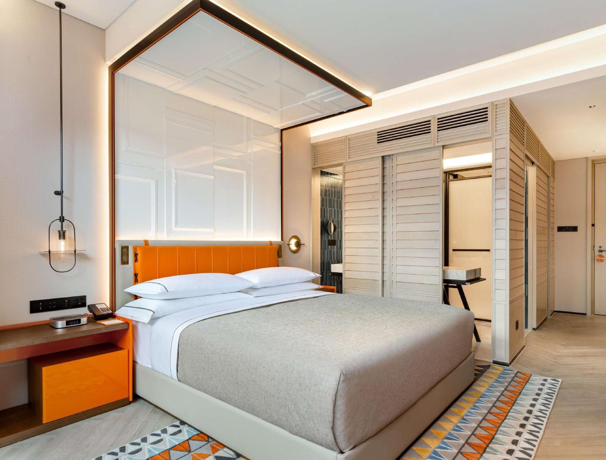 Canopy By Hilton West 4*